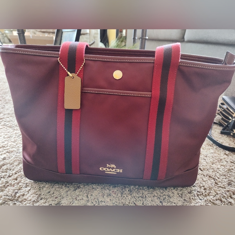 Coach - Ellis Tote - IM/wine multi color
